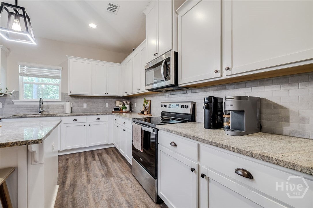 84 Oakmont Drive Property Photo 12