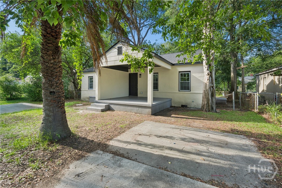 1208 E 55th Street Property Photo 3