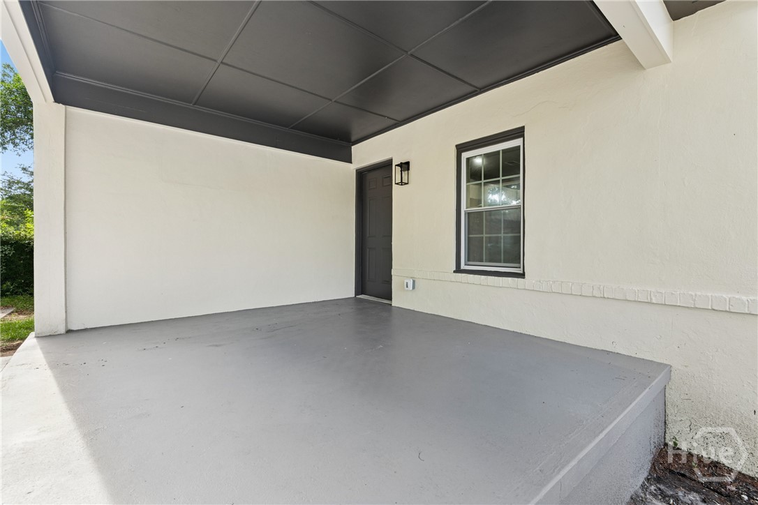 1208 E 55th Street Property Photo 4
