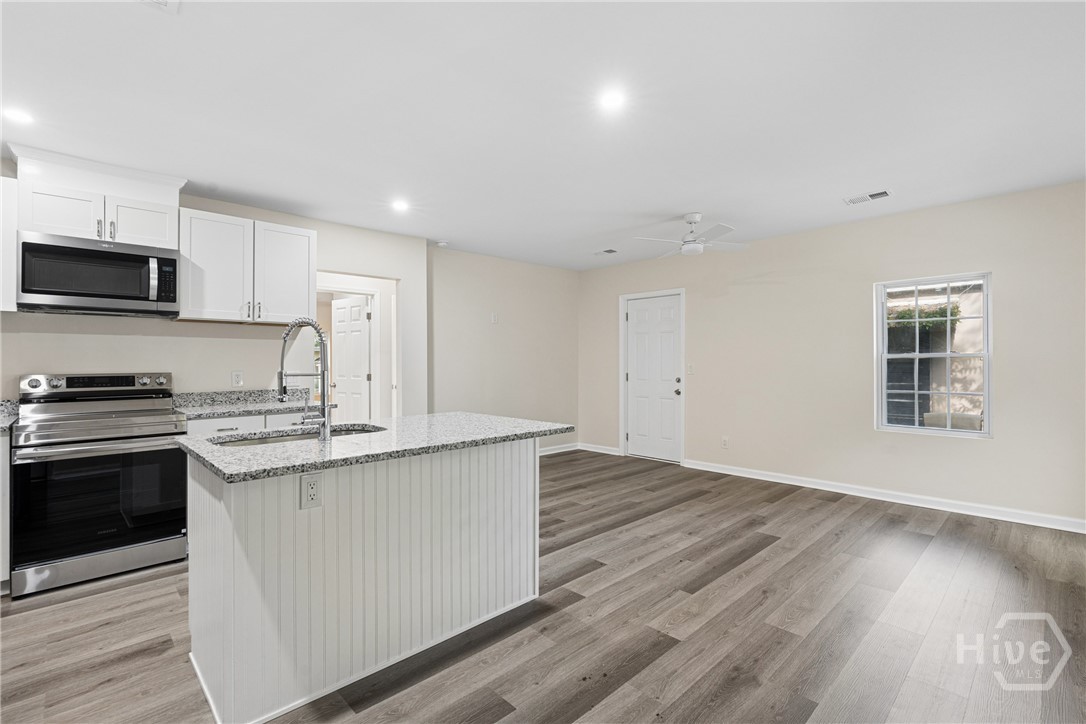 1208 E 55th Street Property Photo 6