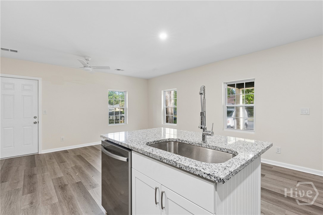1208 E 55th Street Property Photo 10