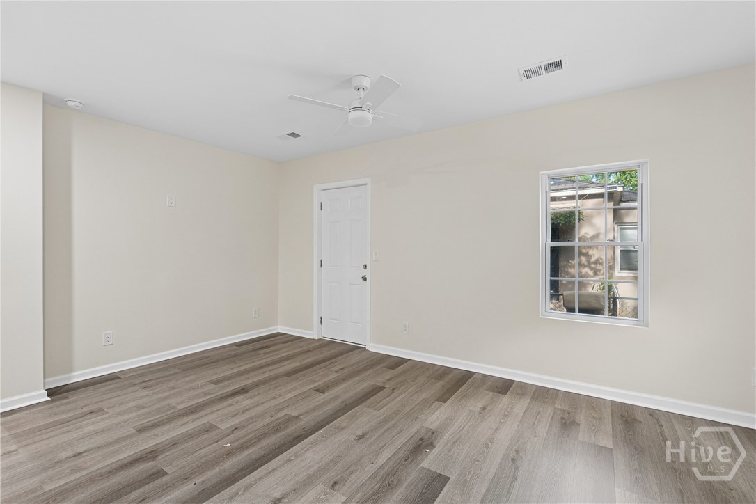1208 E 55th Street Property Photo 12