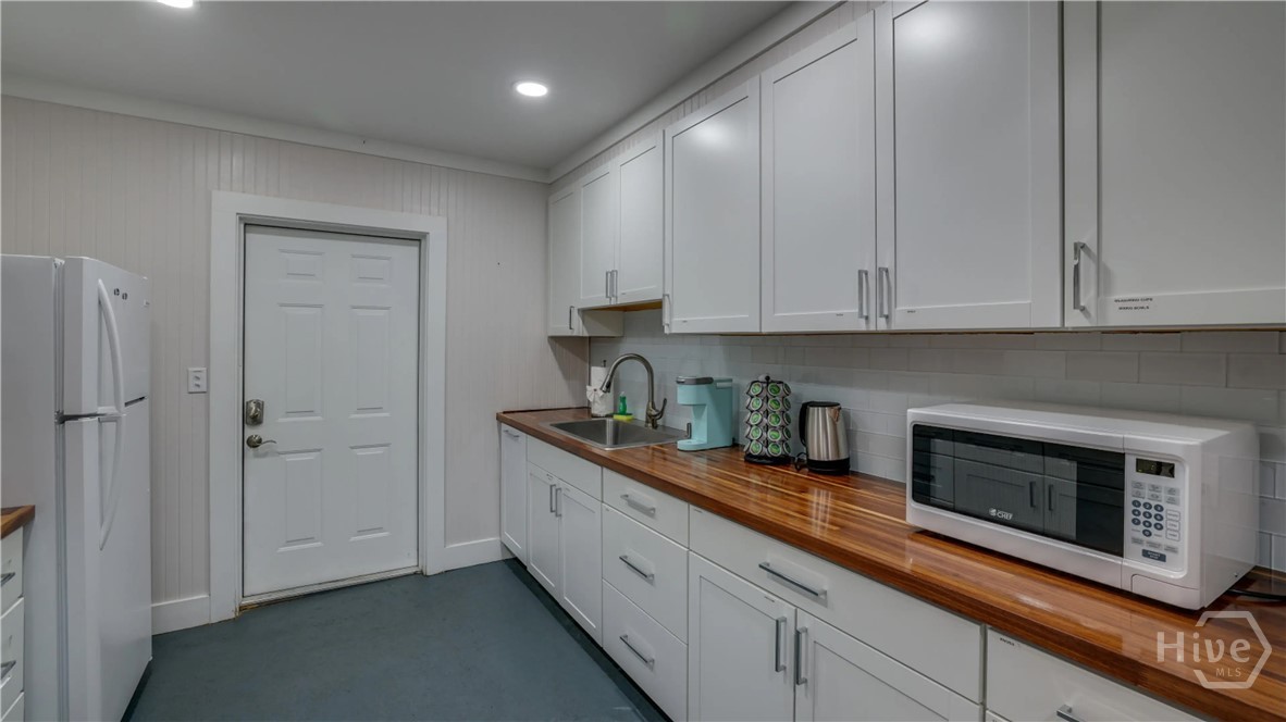 104 18th Street B Property Photo 8