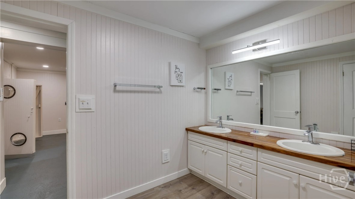 104 18th Street B Property Photo 14