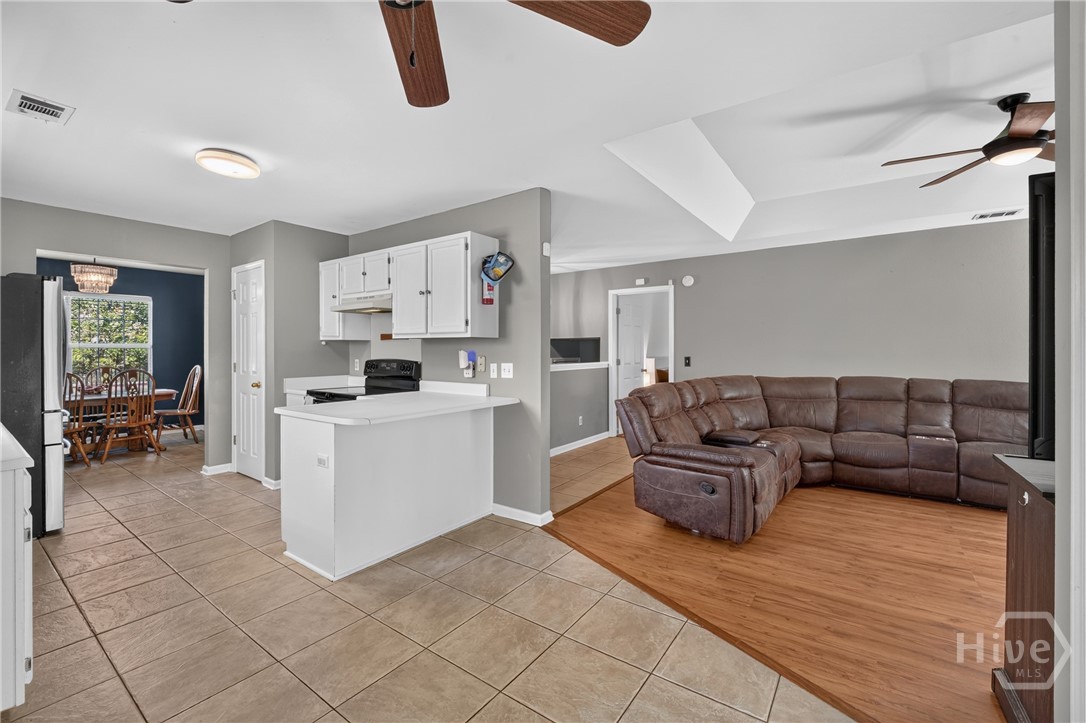 115 Rivermarsh Drive Property Photo 13