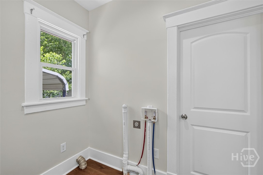 806 E 33rd Street Property Photo 33