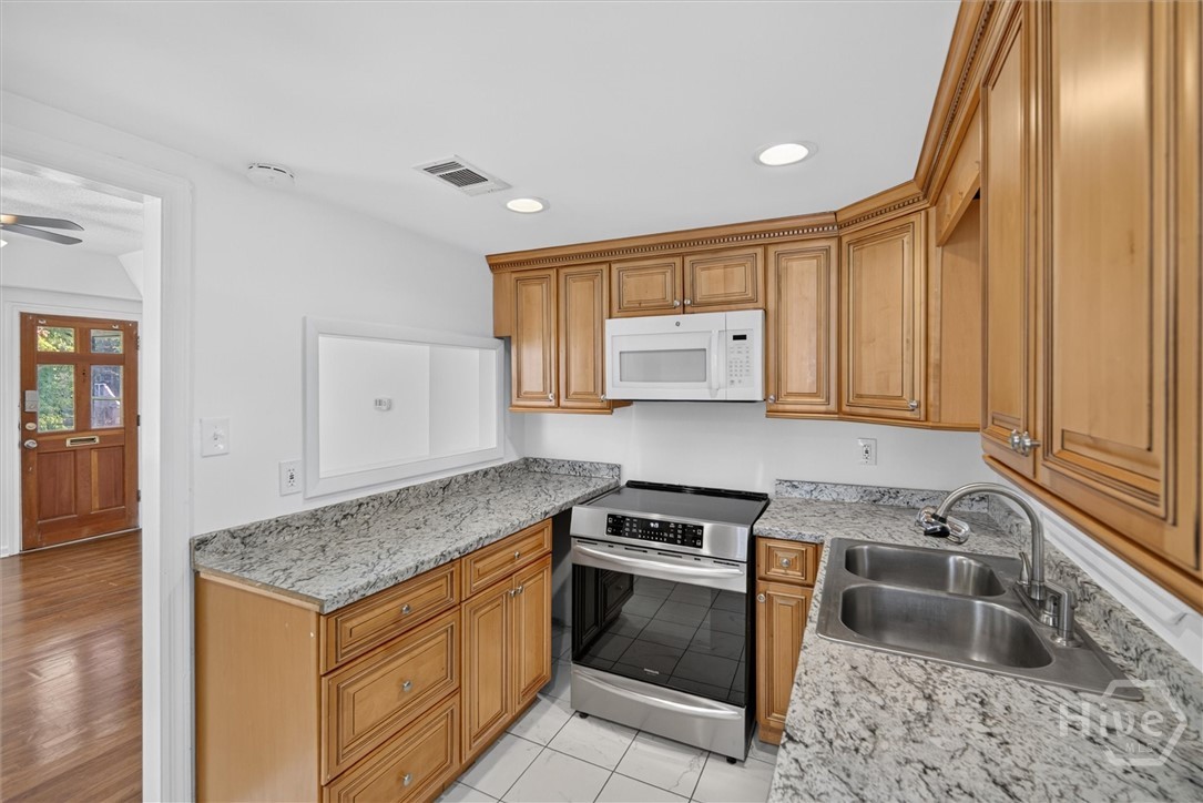703 E 34th Street Property Photo 5