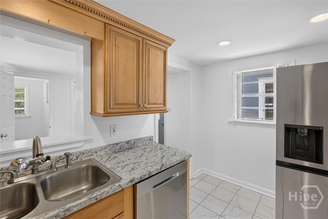 703 E 34th Street Property Photo 8