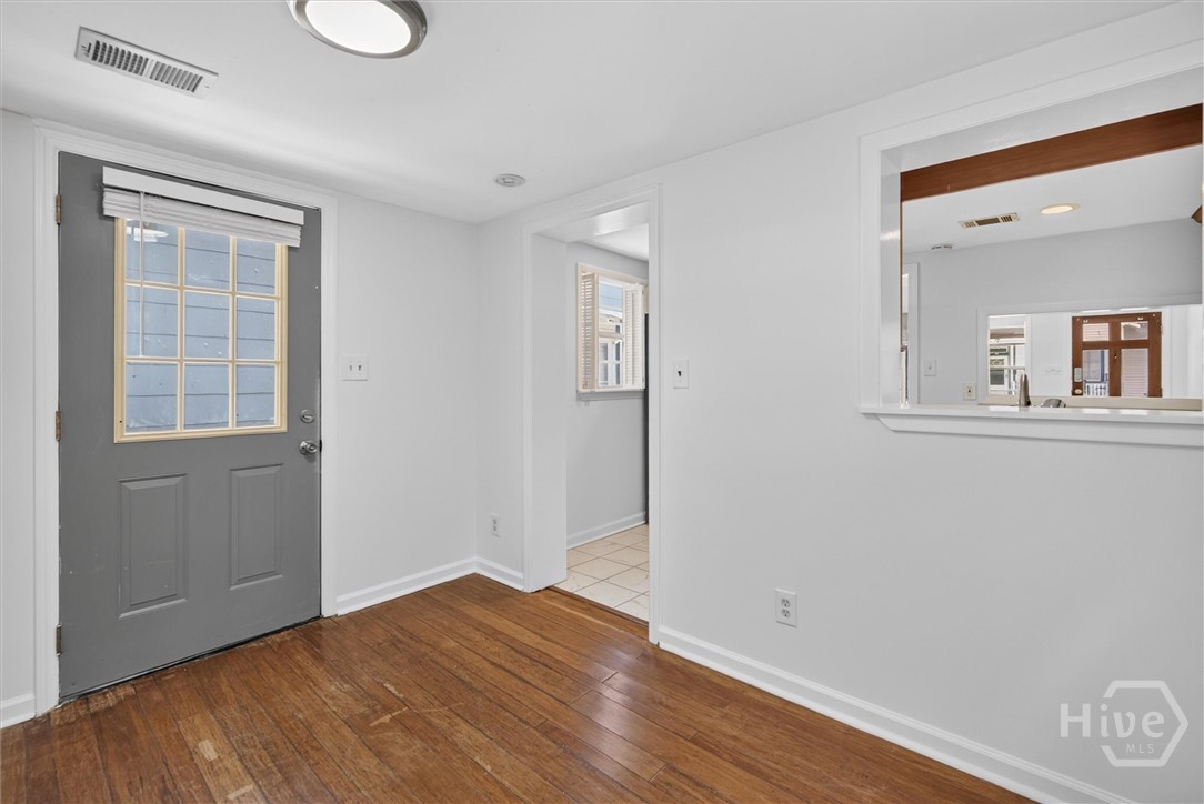703 E 34th Street Property Photo 9