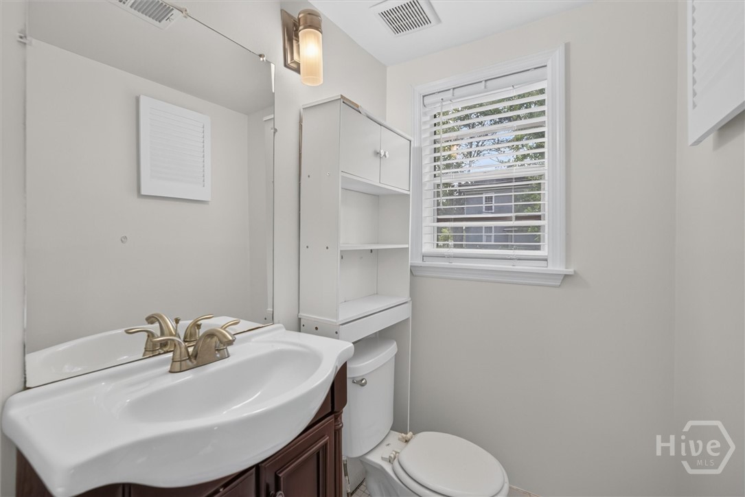 703 E 34th Street Property Photo 14