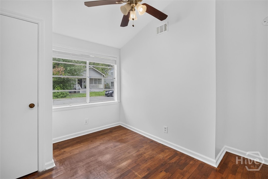 703 E 34th Street Property Photo 17