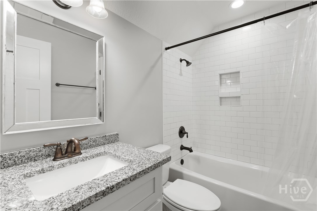 106 Hinterland Trail Property Photo 32