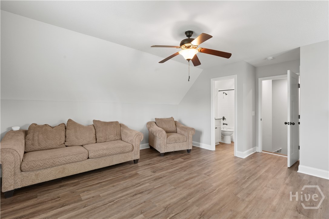 106 Hinterland Trail Property Photo 36