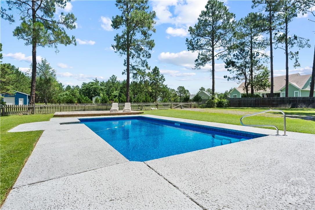106 Hinterland Trail Property Photo 38