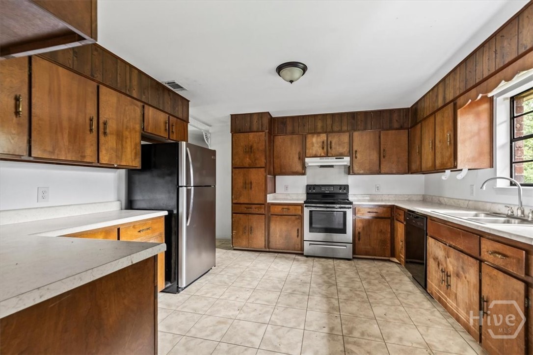 107 Middleton Drive Property Photo 15