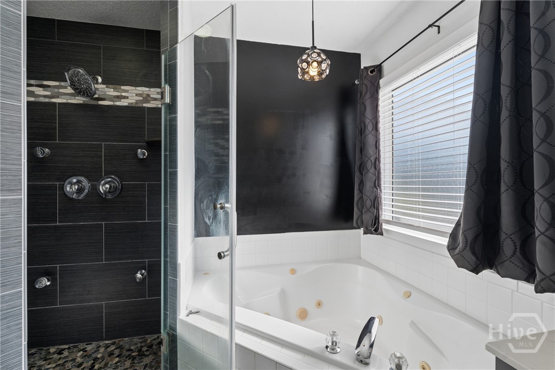 476 Roebling Road Property Photo 15