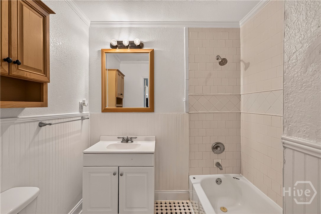 743 E Henry Street Property Photo 15