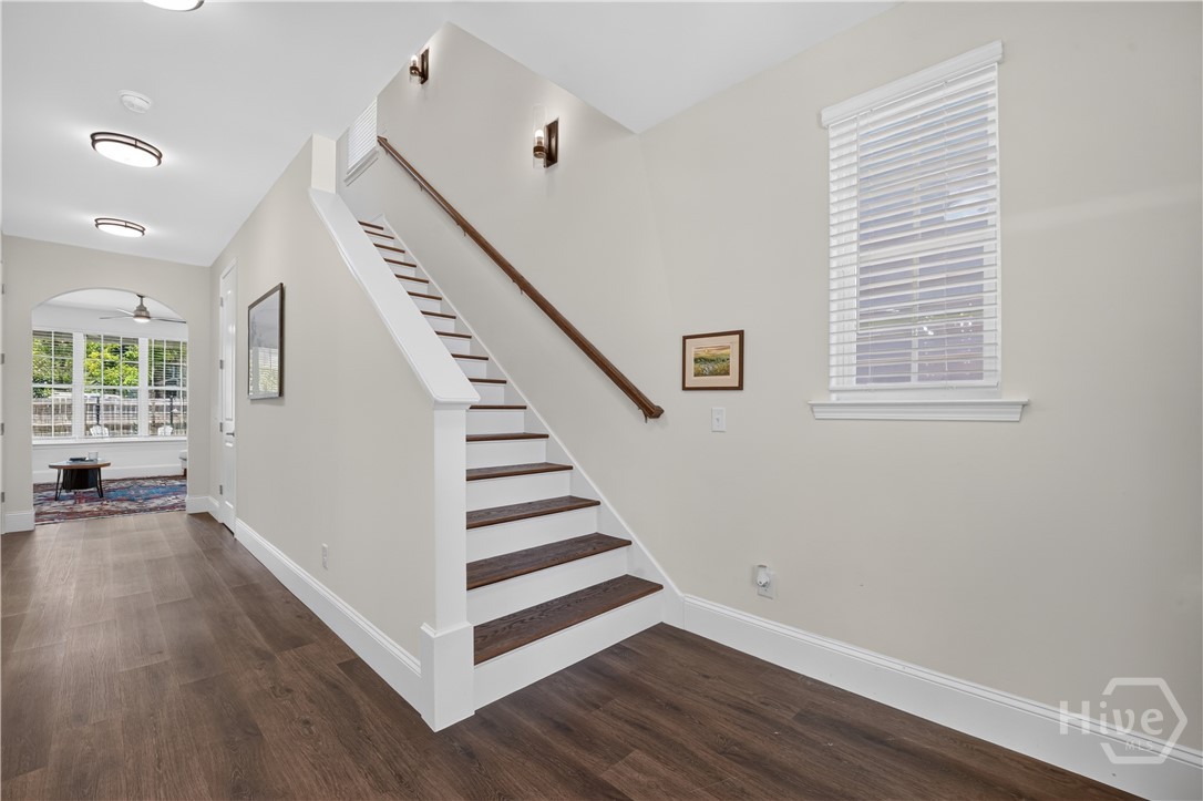 706 W 44th Street Property Photo 3