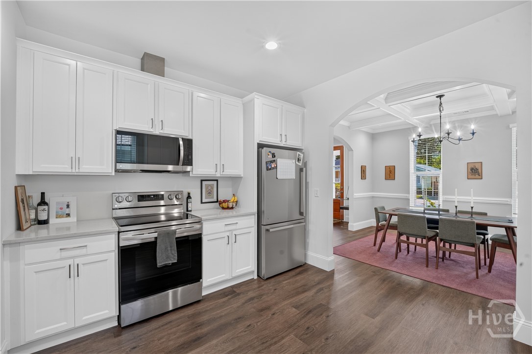 706 W 44th Street Property Photo 13
