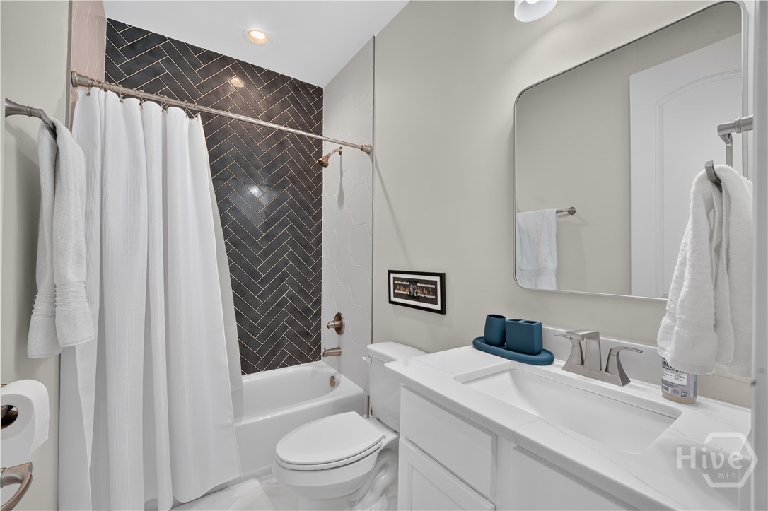 706 W 44th Street Property Photo 29