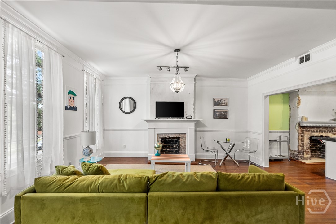 521 E Broad Street 2 Property Photo 6