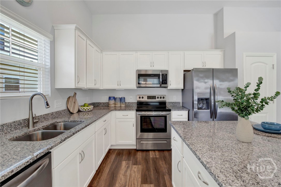 12 Cadre Circle Property Photo 5