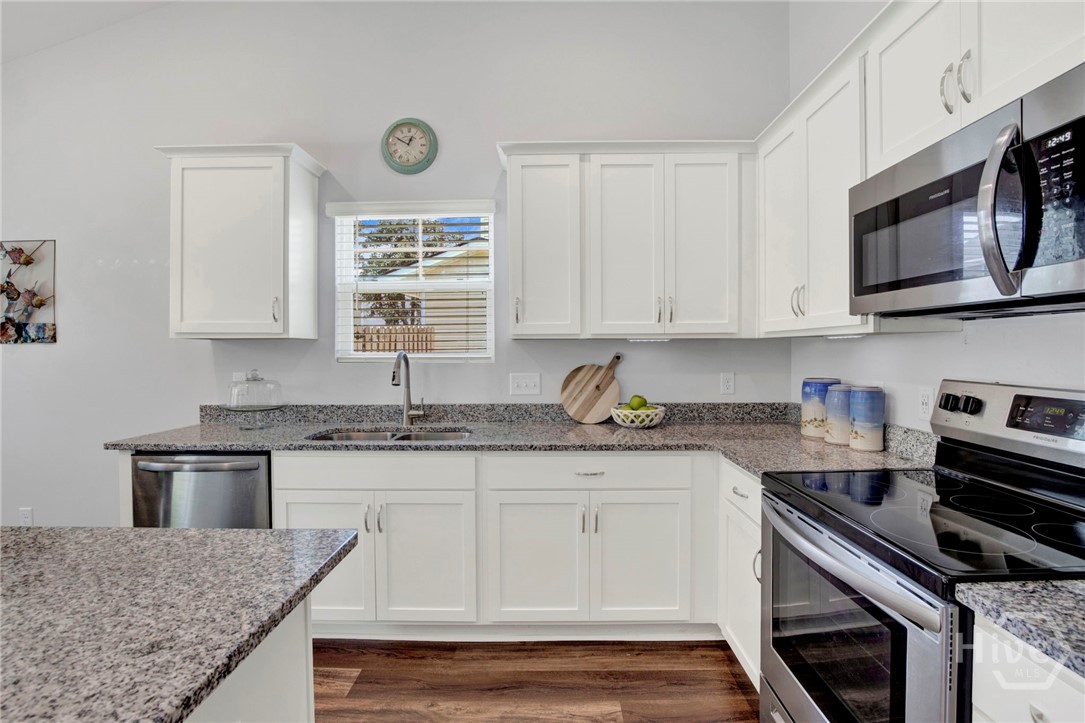 12 Cadre Circle Property Photo 9