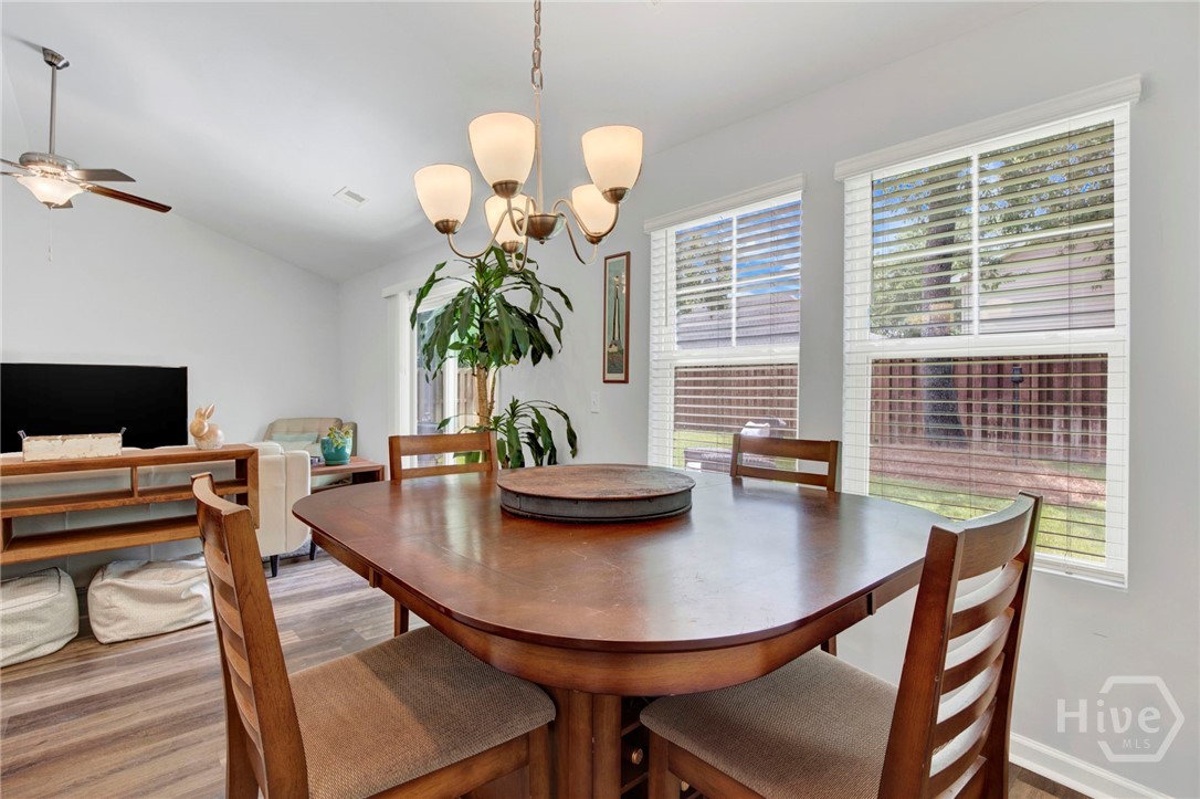 12 Cadre Circle Property Photo 11