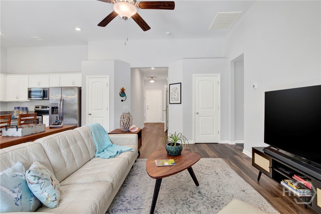 12 Cadre Circle Property Photo 12