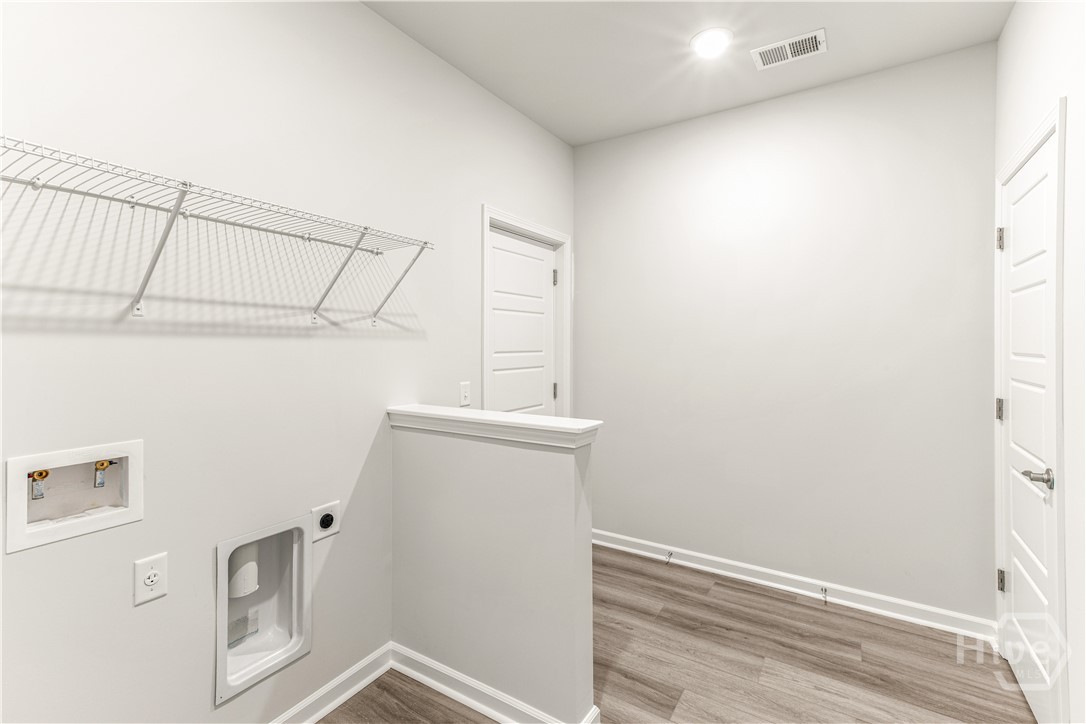 309 Pinebury Road Property Photo 7
