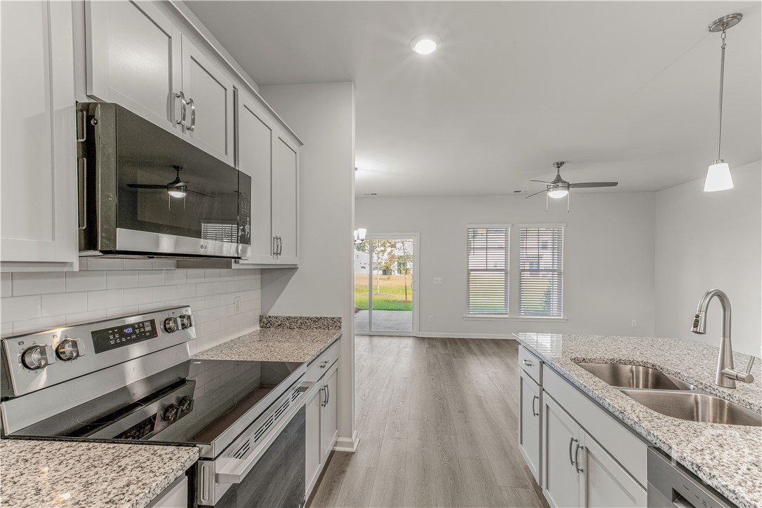 309 Pinebury Road Property Photo 12