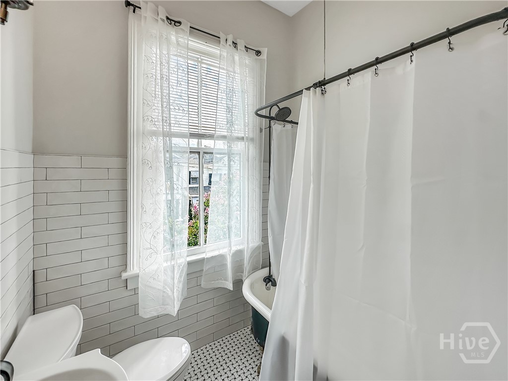 413 E 36th Street Property Photo 15