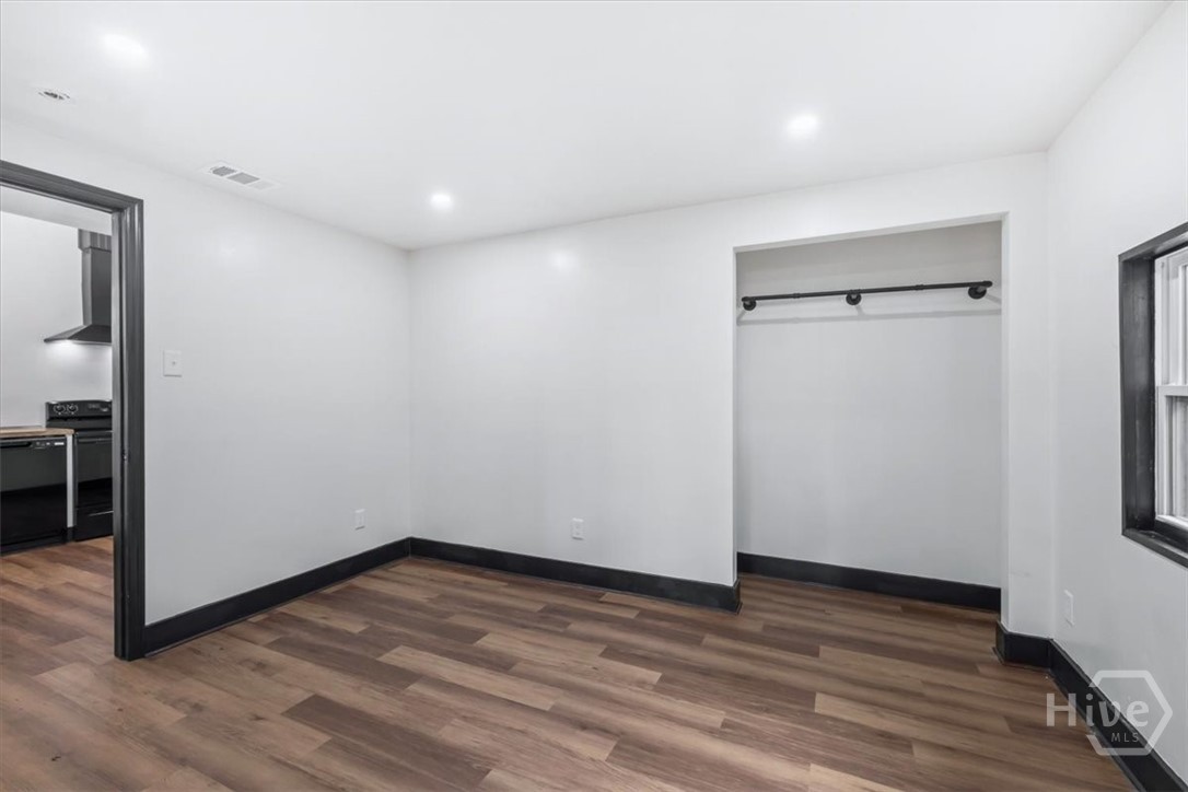604 W 40th Street Property Photo 31
