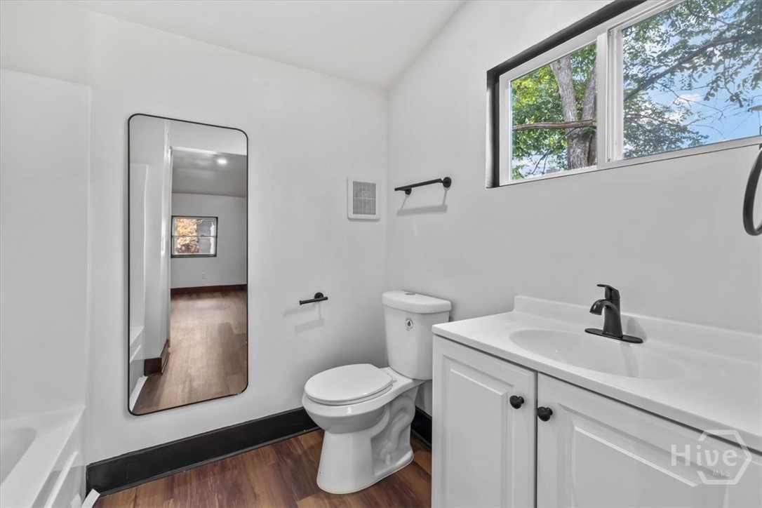 604 W 40th Street Property Photo 33
