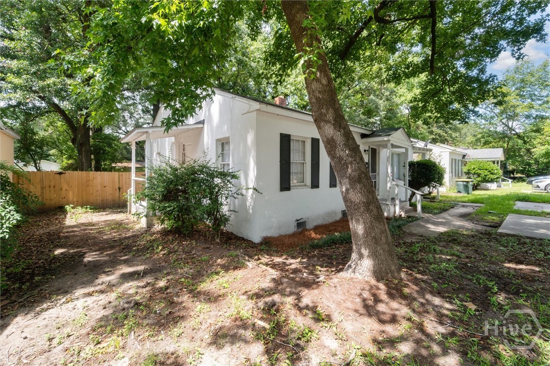 1315 E 55th Street Property Photo 2
