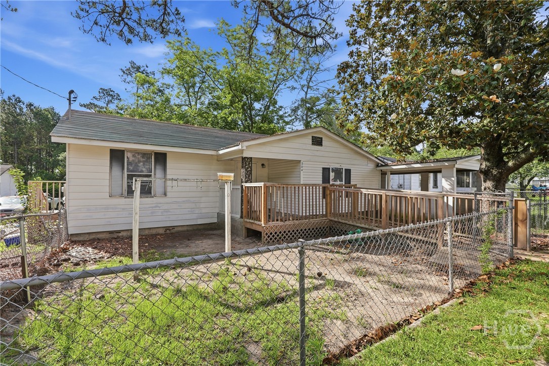 204 Best Street Property Photo 3