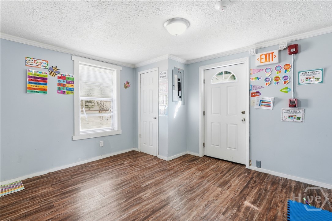 204 Best Street Property Photo 7