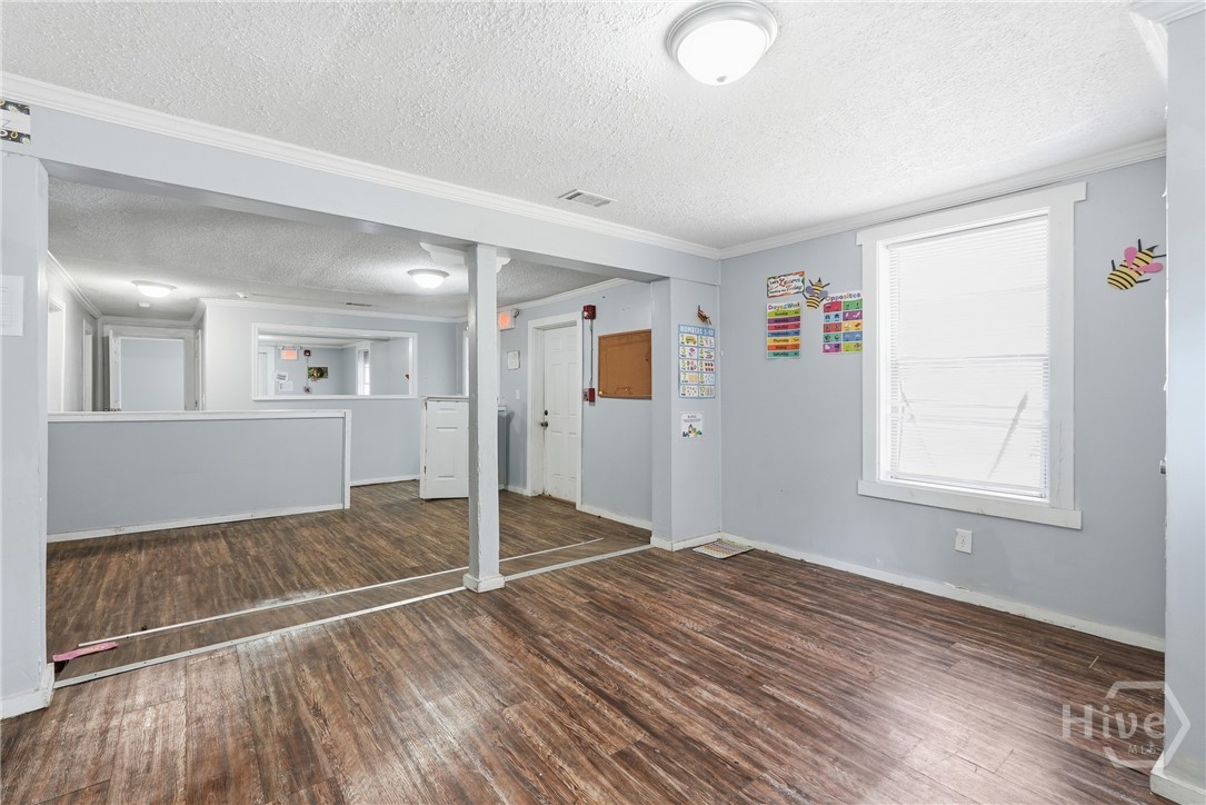 204 Best Street Property Photo 9