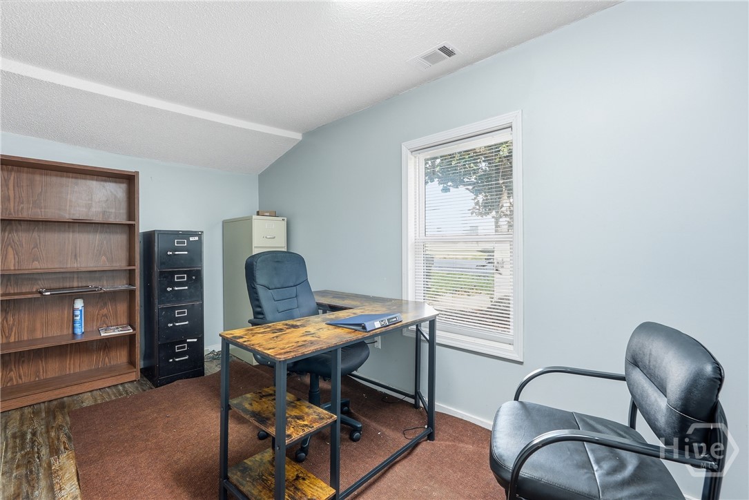 204 Best Street Property Photo 10