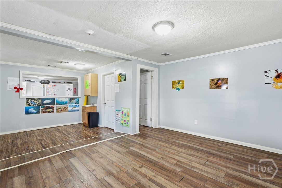 204 Best Street Property Photo 12