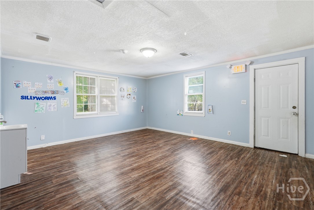 204 Best Street Property Photo 14
