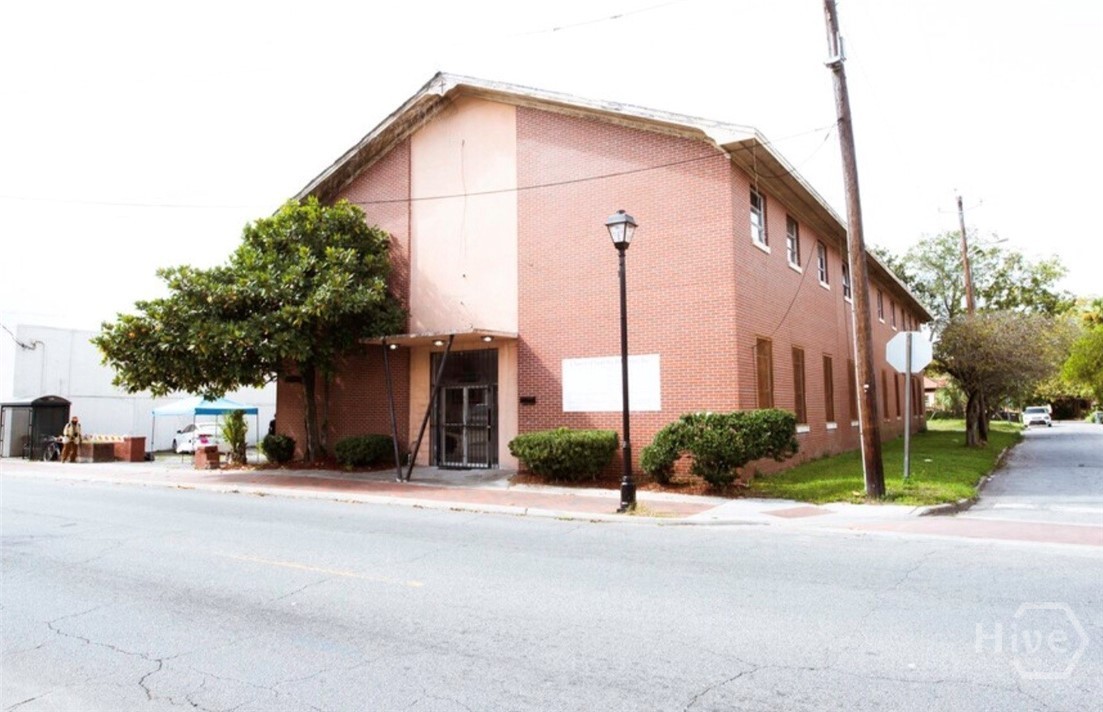 1901 Waters Avenue B Property Photo 1
