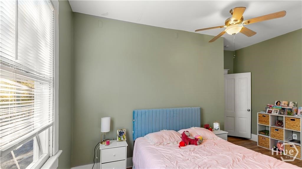 534 E Waldburg Street Property Photo 32