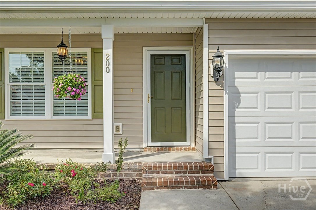 200 Sawgrass Drive Property Photo 4