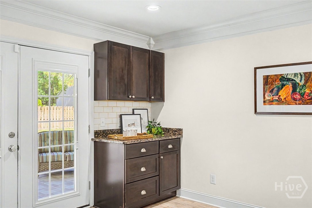 200 Sawgrass Drive Property Photo 13