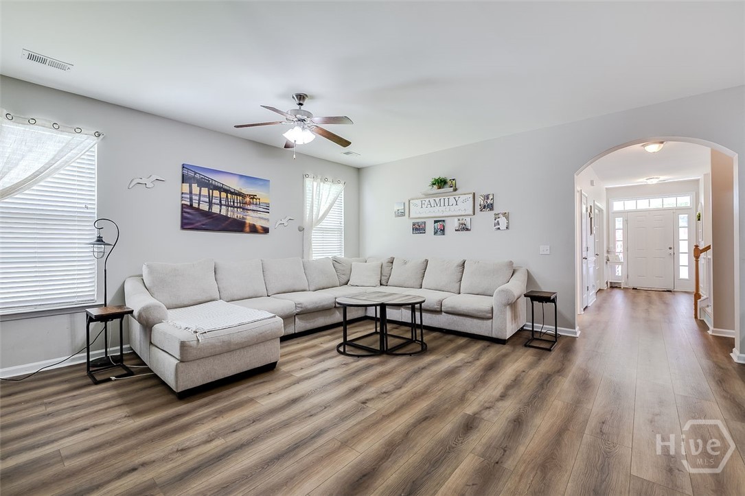 10 Central Park Way Property Photo 10