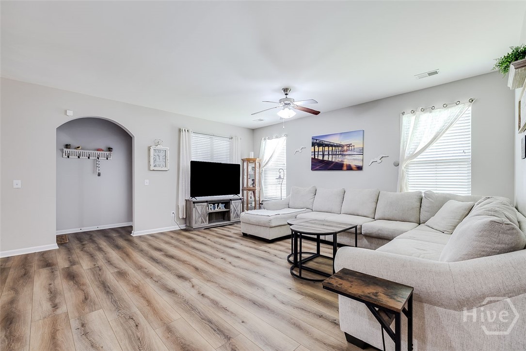 10 Central Park Way Property Photo 11
