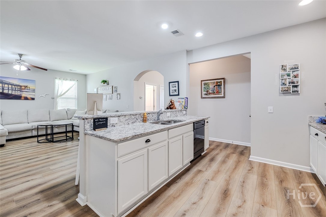 10 Central Park Way Property Photo 16