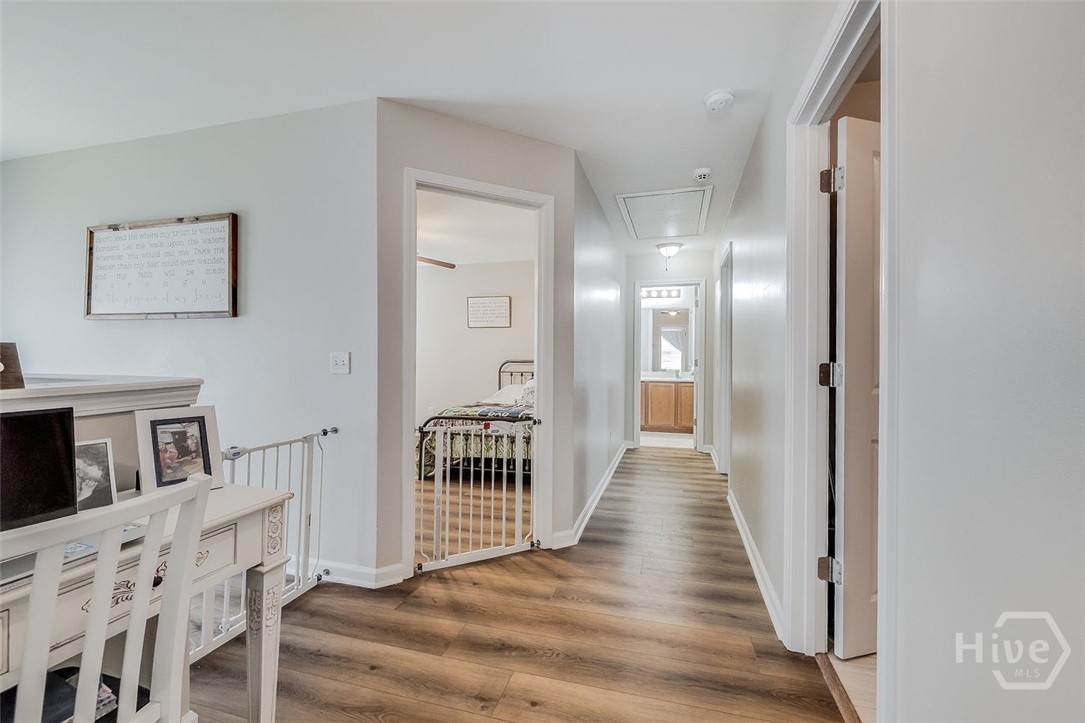 10 Central Park Way Property Photo 20