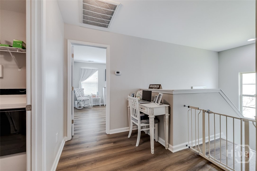 10 Central Park Way Property Photo 21
